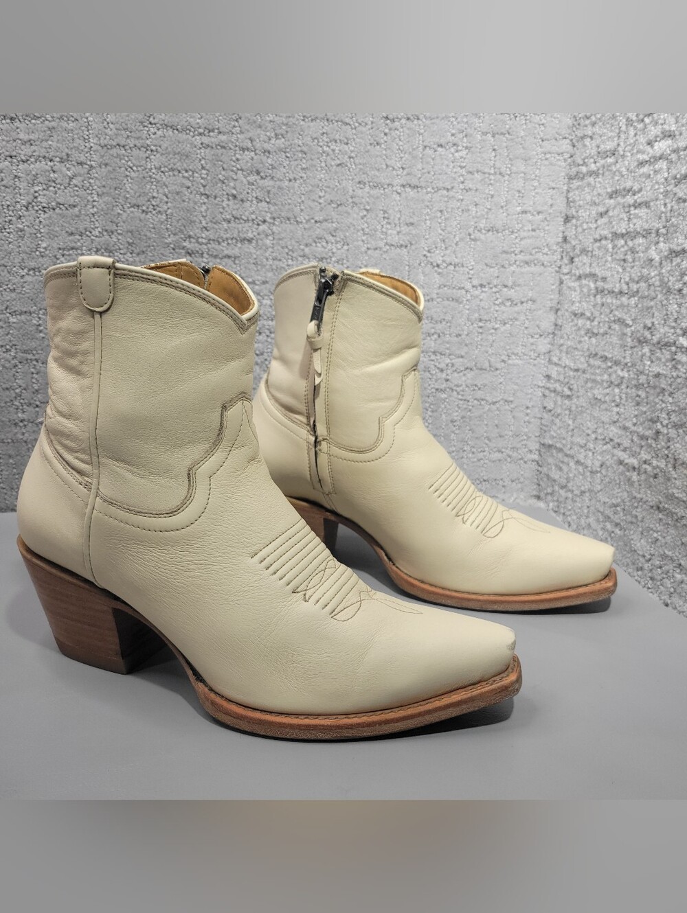 Tecovas the Daisy Women's Size US 6.5B Bone Cowhide Cowgirl Boots